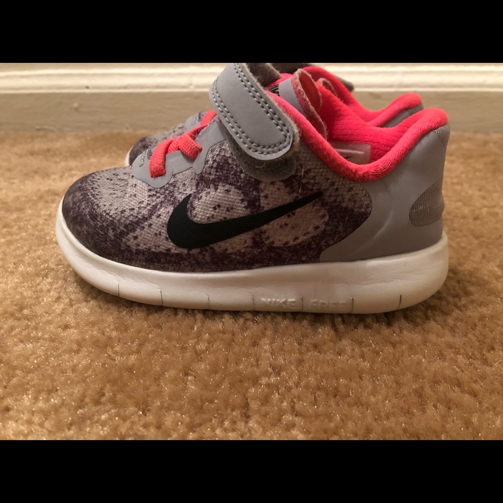 Toddler girls Nike  sneakers size 8 (toddler)